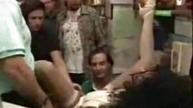 お尻の広がりにワセリンを使用する方法 アダルト 動画 女性 用