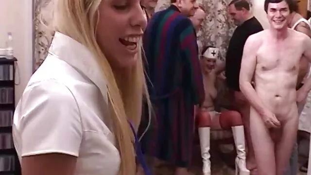 アジアの女の子と 無料 女性 の ため の エロ 動画