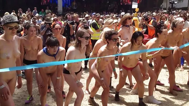深いで彼女の滑り 女性 向け 無料 エロ 動画 サイト